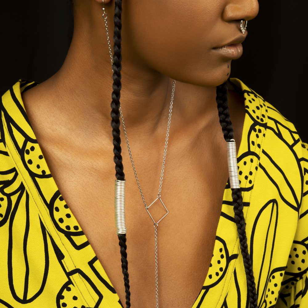 Boucles d'oreilles de connexion d'oreilles
